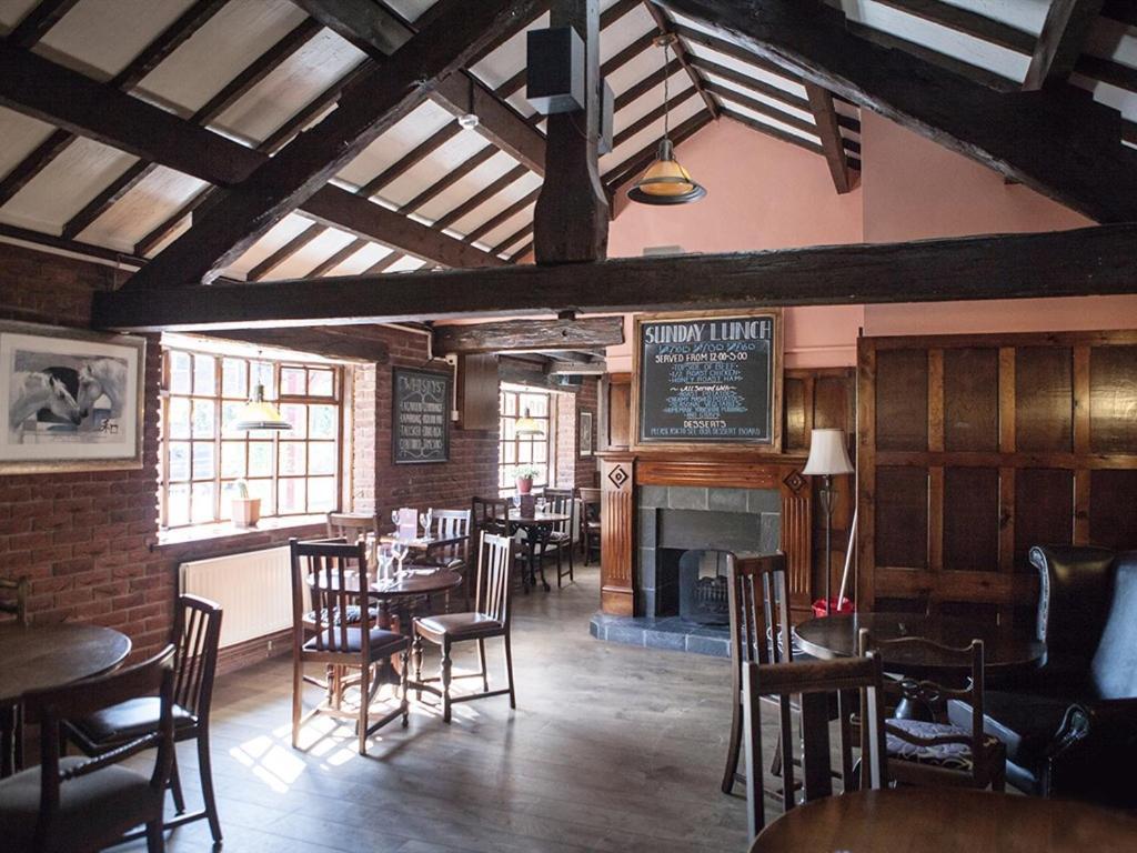 The Crewe Arms Hotel מראה חיצוני תמונה