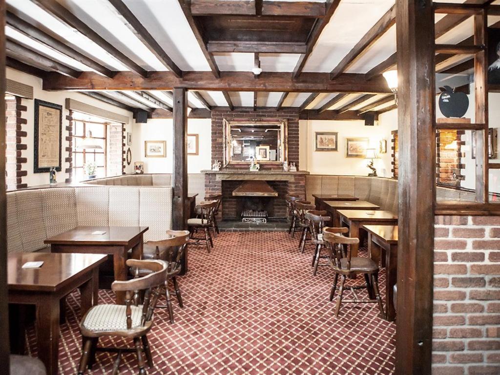 The Crewe Arms Hotel מראה חיצוני תמונה